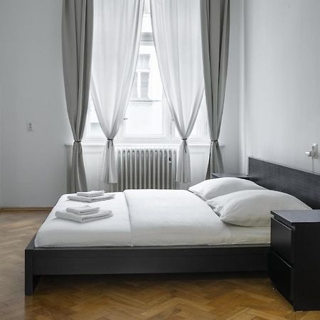 Prince Matyas Apartment Prague Extérieur photo