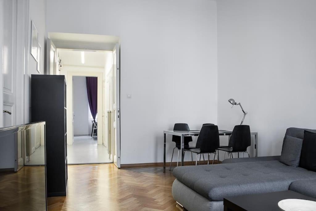 Prince Matyas Apartment Prague Extérieur photo
