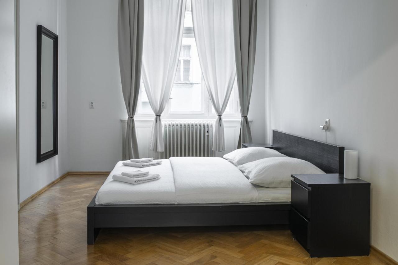 Prince Matyas Apartment Prague Extérieur photo